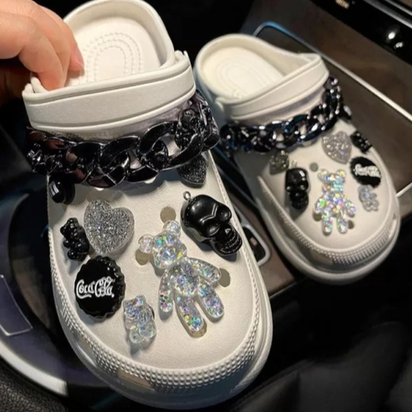 L.A.Charms Other - Croc Shoe Charms 18 pcs Chains and Light up Charms NWT